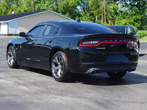 Used 2016 Dodge Charger R/T w/ Plus Group RWD image 7