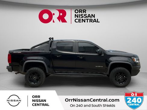 Used 2018 Chevrolet Colorado ZR2 w/ ZR2 Midnight Special Edition AWD/4WD image 4
