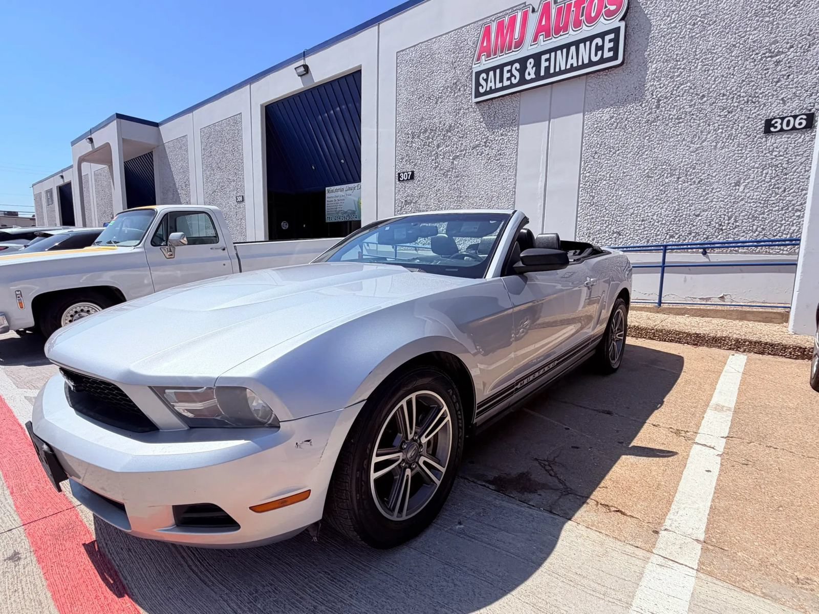 Used 2012 Ford Mustang Premium w/ Security Pkg RWD image 19