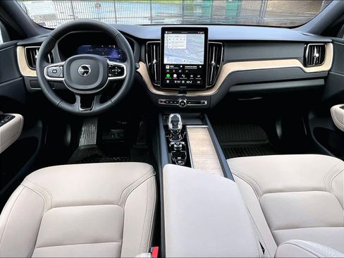 Used 2026 Volvo XC60 T8 Plus w/ Protection Package Premier image 17