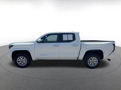 Used 2026 Toyota Tacoma SR5 RWD image 8