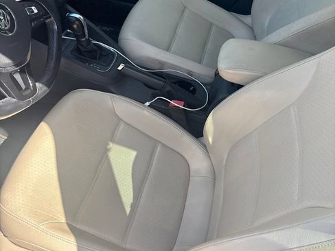 Used 2017 Volkswagen Jetta SE FWD image 12