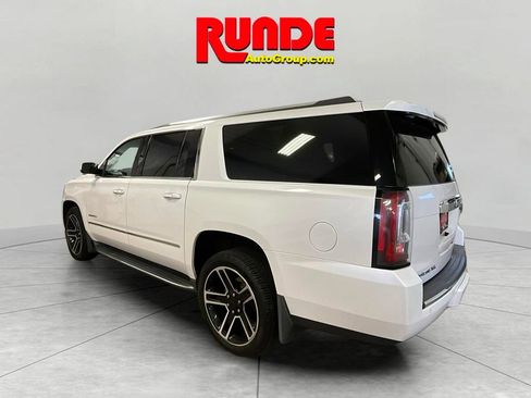 Used 2016 GMC Yukon XL Denali image 3