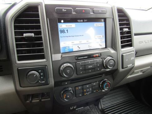 Used 2017 Ford F250 XL w/ Power Equipment Group AWD/4WD image 22