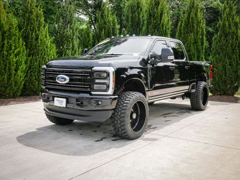 Used 2025 Ford F250 Platinum AWD/4WD image 5