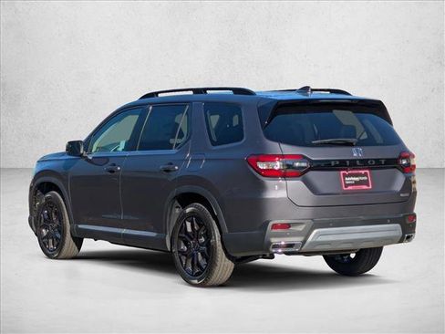 New 2025 Honda Pilot Touring image 9