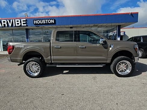 Used 2025 Ford F150 Lariat w/ Equipment Group 502A High image 9