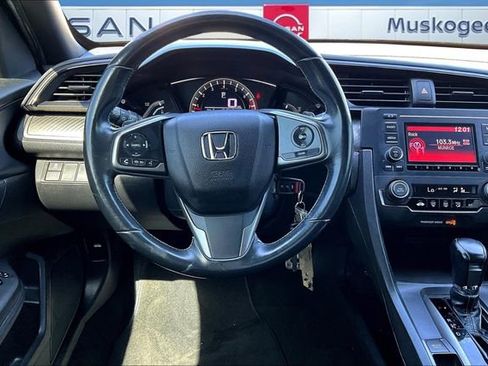 Used 2018 Honda Civic Sport image 8