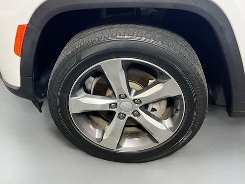 Used 2021 Jeep Grand Cherokee L Limited RWD image 13