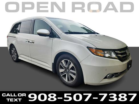 Used 2016 Honda Odyssey Touring image 1