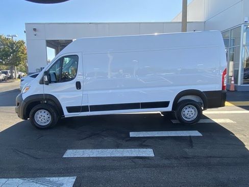 Used 2023 RAM ProMaster 2500 image 5
