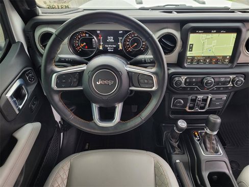 Used 2021 Jeep Gladiator Overland image 15