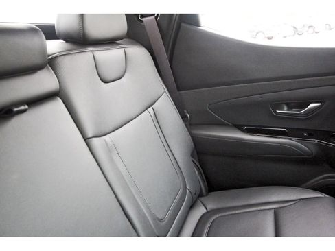 Certified 2025 Hyundai Santa Cruz Limited image 15