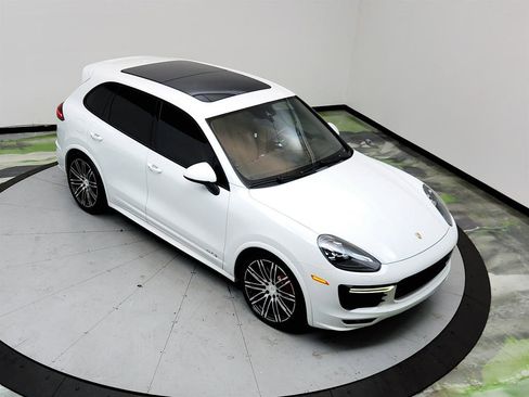 Used 2016 Porsche Cayenne GTS AWD/4WD image 35