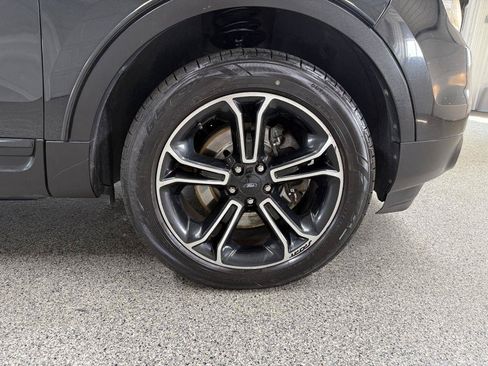 Used 2015 Ford Explorer Sport w/ Equipment Group 401A AWD/4WD image 43
