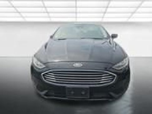 Used 2019 Ford Fusion SE FWD image 9