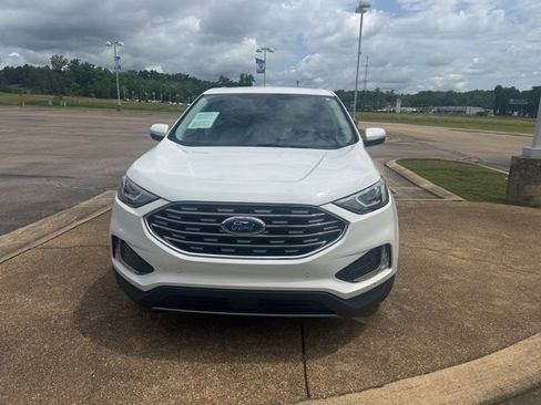 Used 2022 Ford Edge Titanium w/ Cargo Accessory Package AWD/4WD image 10