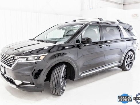 Used 2024 Kia Carnival SX Prestige image 3