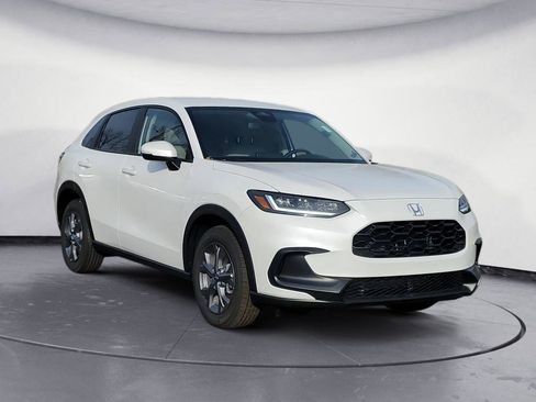 New 2026 Honda HR-V LX image 2