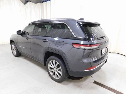 Used 2022 Jeep Grand Cherokee Laredo w/ Luxury Tech Group I image 17