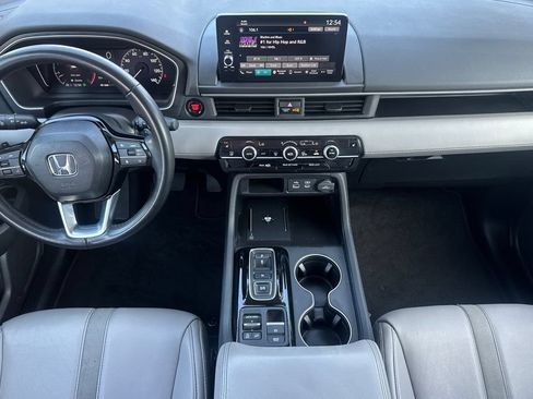 Used 2025 Honda Pilot EX-L image 15