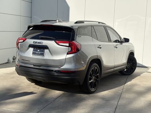 Used 2023 GMC Terrain SLE w/ Driver Convenience Package image 7