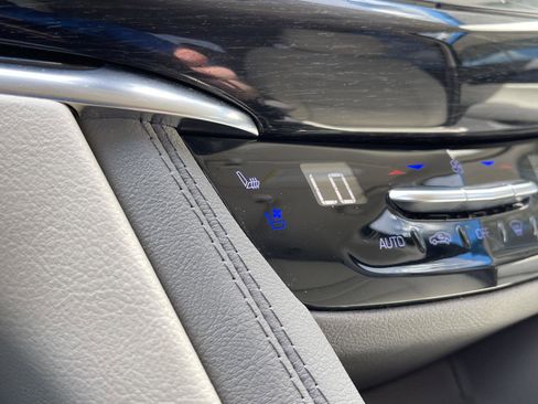 Used 2024 Cadillac XT6 Premium Luxury w/ LPO, Floor Liner Package AWD/4WD image 32