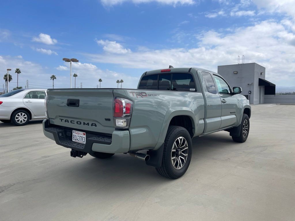Used 2023 Toyota Tacoma TRD Sport RWD image 2