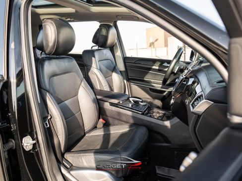 Used 2018 Mercedes-Benz GLS 550 4MATIC w/ Driver Assistance Package image 17