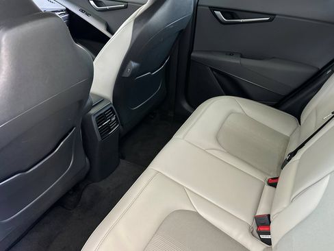 Used 2023 Kia Niro EX FWD image 16