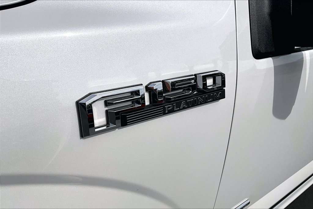 Used 2016 Ford F150 Platinum w/ Equipment Group 701A Luxury AWD/4WD image 34