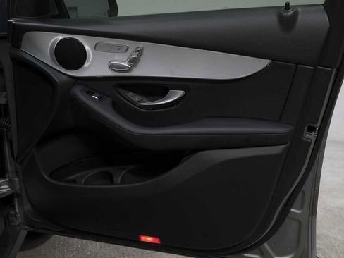 Used 2019 Mercedes-Benz GLC 300 image 12