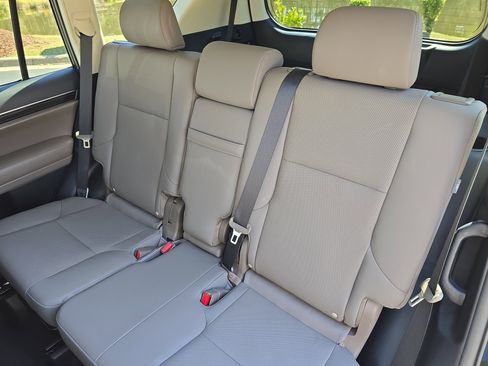 Used 2022 Lexus GX 460 Premium w/ Premium Package image 13