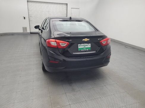 Used 2017 Chevrolet Cruze Premier FWD image 6