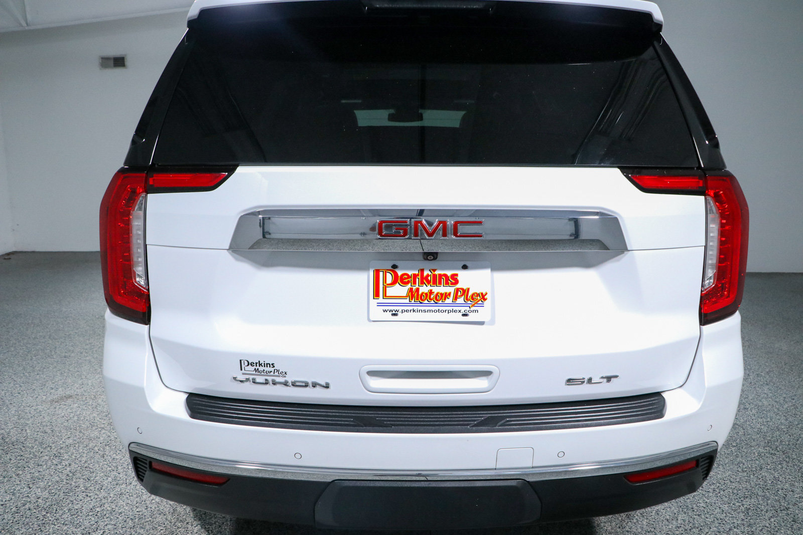 Used 2023 GMC Yukon SLT w/ SLT Premium Package AWD/4WD image 8