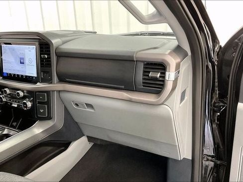 Used 2025 Ford F150 XLT w/ Equipment Group 301A Standard AWD/4WD image 17
