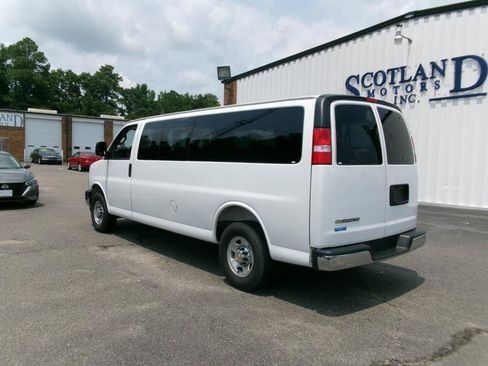 Used 2025 Chevrolet Express 3500 LT w/ LT Preferred Equipment Group RWD image 8