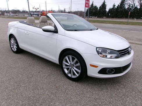 Used 2013 Volkswagen Eos Komfort image 2