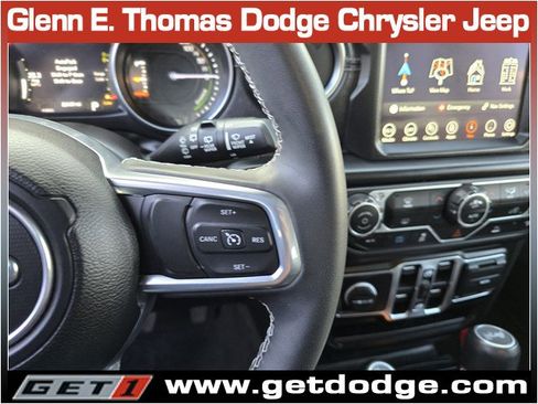 Used 2023 Jeep Wrangler Sahara image 21