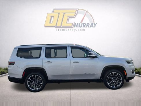 Used 2023 Jeep Wagoneer Series III w/ Premium Group I AWD/4WD image 4