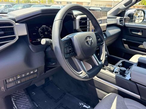 Used 2025 Toyota Tundra Limited AWD/4WD image 27