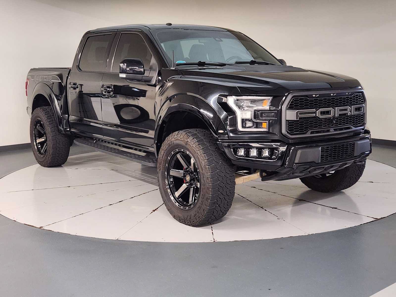 Used 2018 Ford F150 Raptor w/ Equipment Group 802A Luxury AWD/4WD image 7