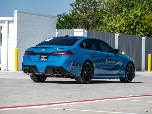 New 2027 BMW M5 w/ Executive Package AWD/4WD image 8