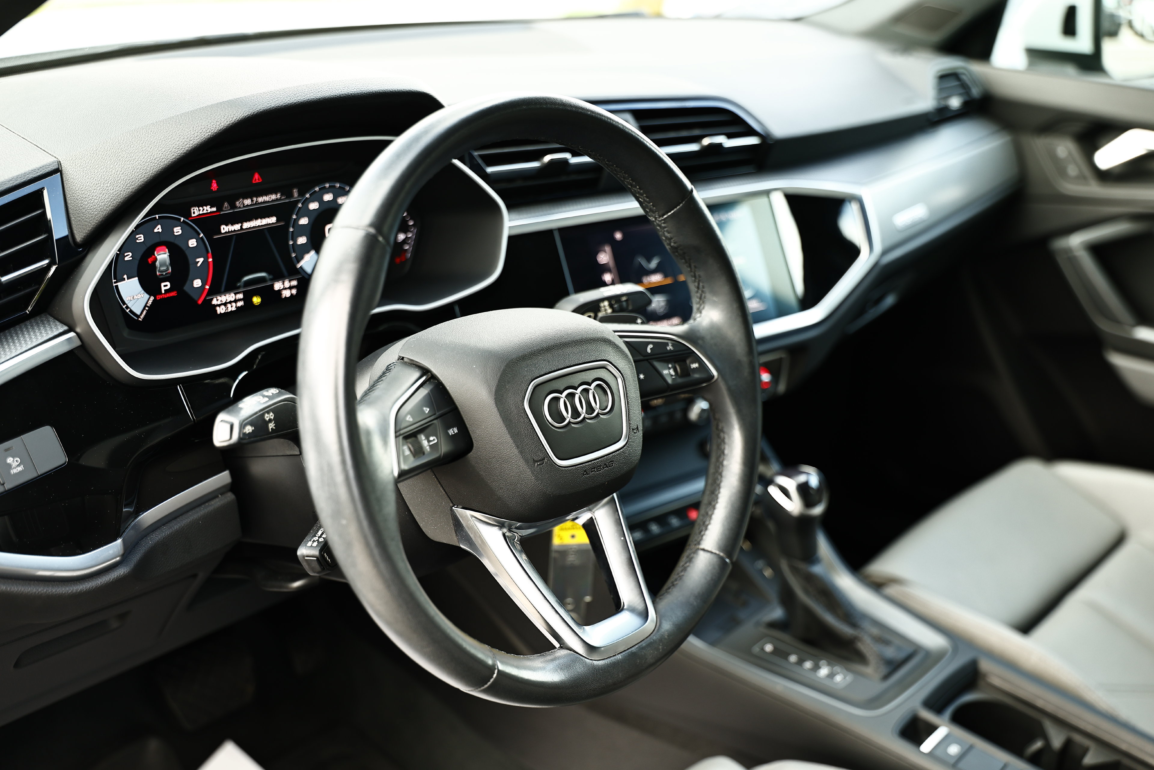 Used 2022 Audi Q3 2.0T Premium Plus w/ Premium Plus Package AWD/4WD image 19