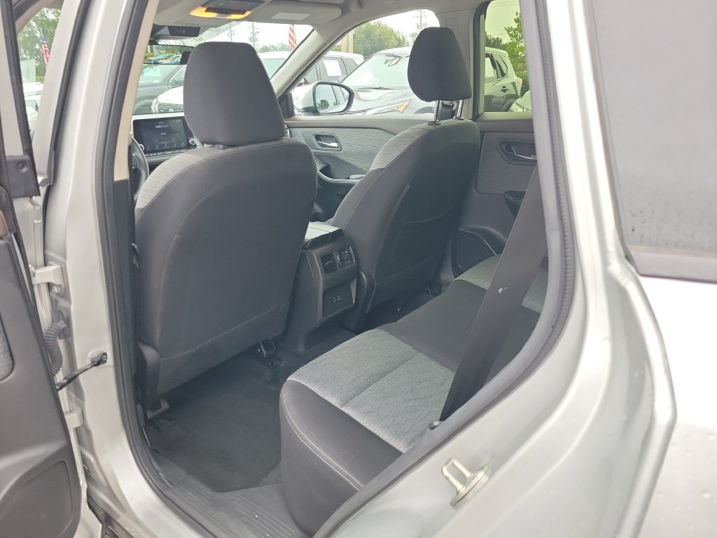 Used 2023 Nissan Rogue SV FWD image 9