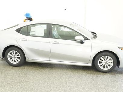 New 2026 Toyota Camry LE w/ Convenience Package