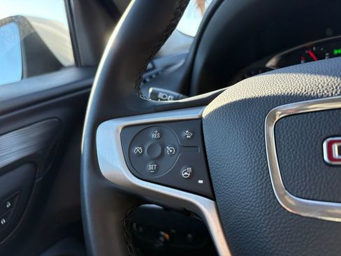 Used 2023 GMC Terrain SLT image 18
