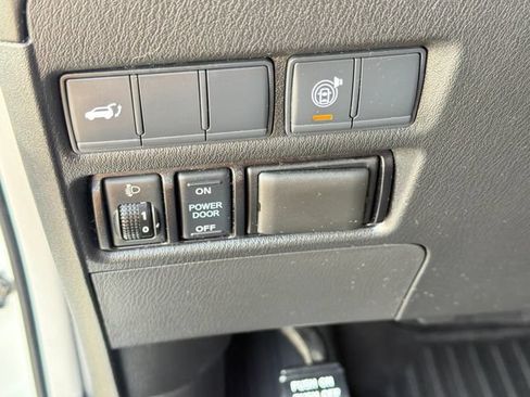Used 2018 Nissan Armada SL w/ Premium Package RWD image 24