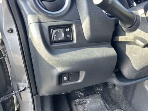 Used 2015 Nissan Versa Note S FWD image 34