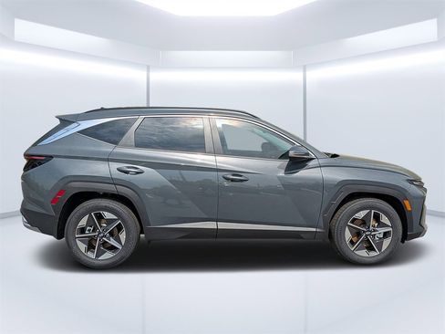 New 2025 Hyundai Elantra Blue image 2